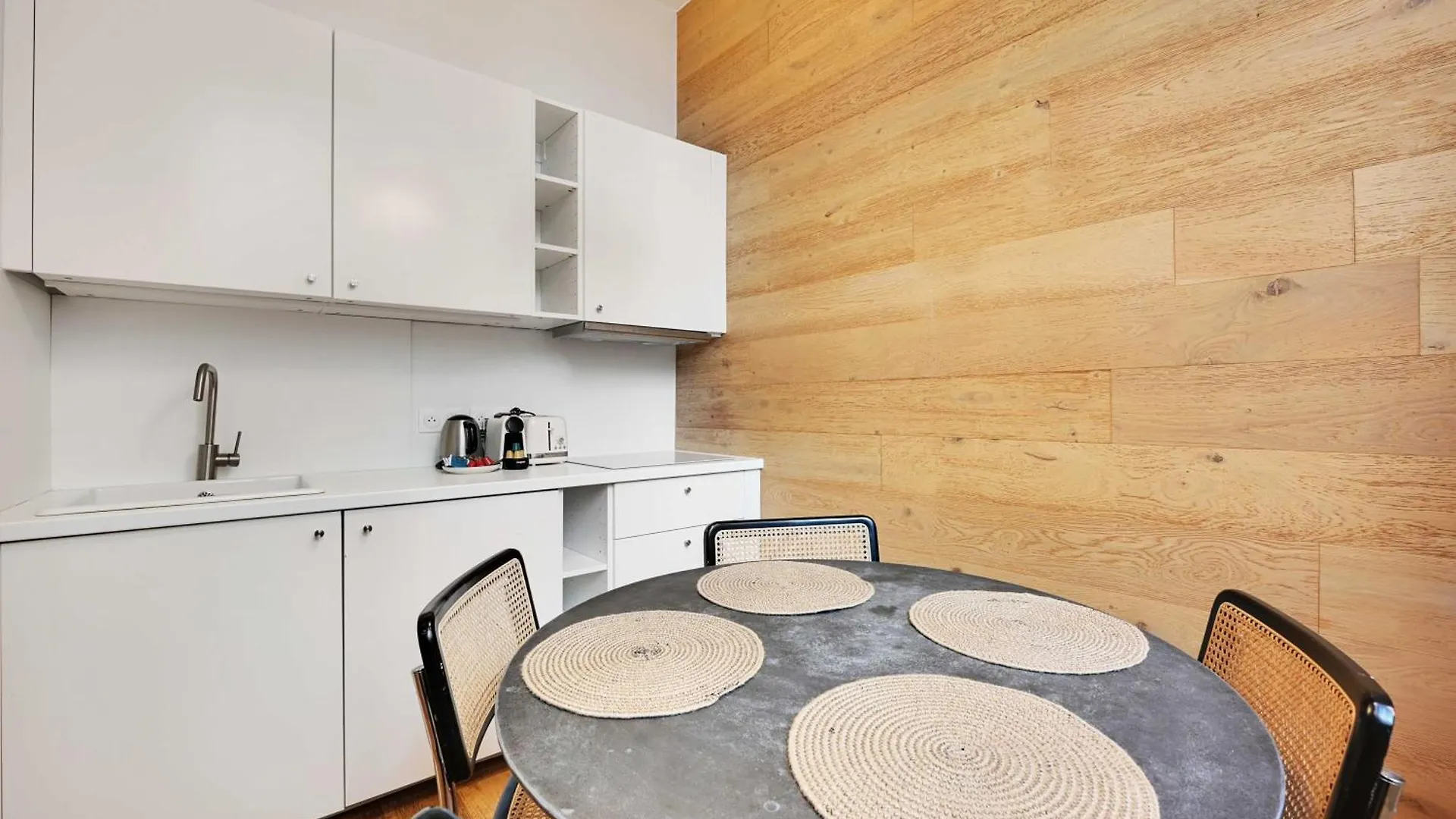 Haven Of Peace-2br-4p-near The Palais De Garnier Paris